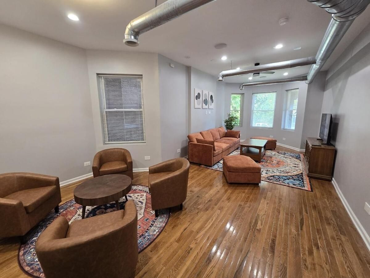 Luxe Loft Vibe With King - 4br 3ba * Chicago