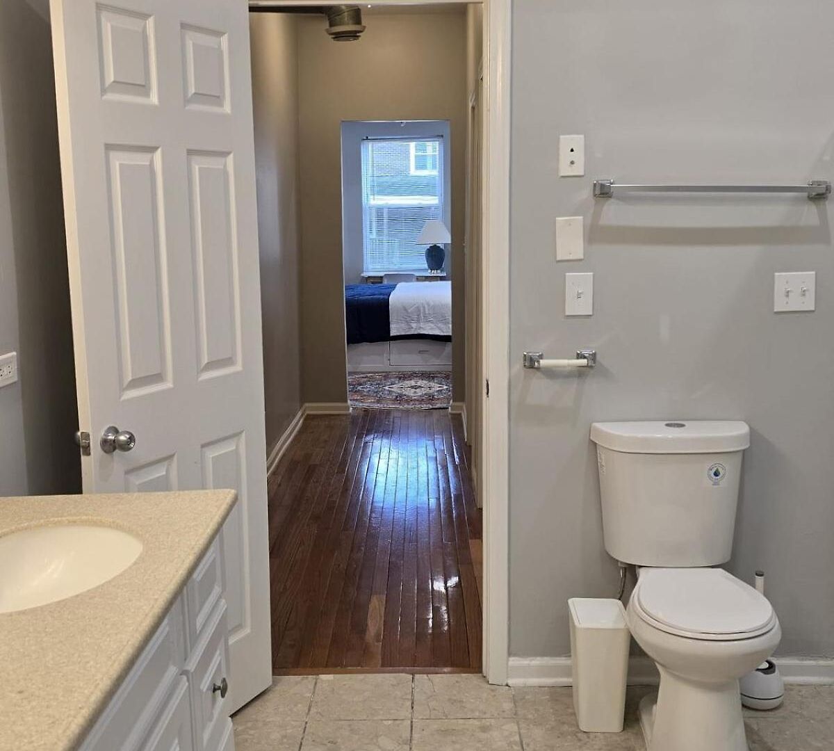Luxe Loft Vibe With King - 4br 3ba Apartment