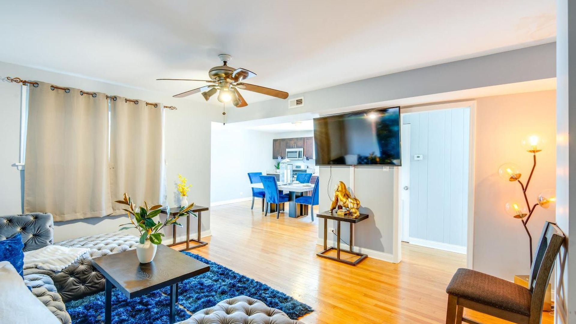 Apartment Walk To Train & Bus: Updated *