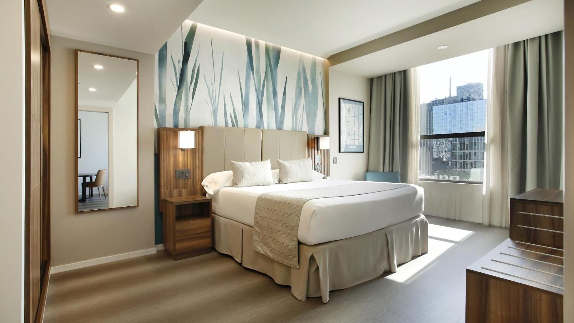 Hotel Riu Plaza 4*