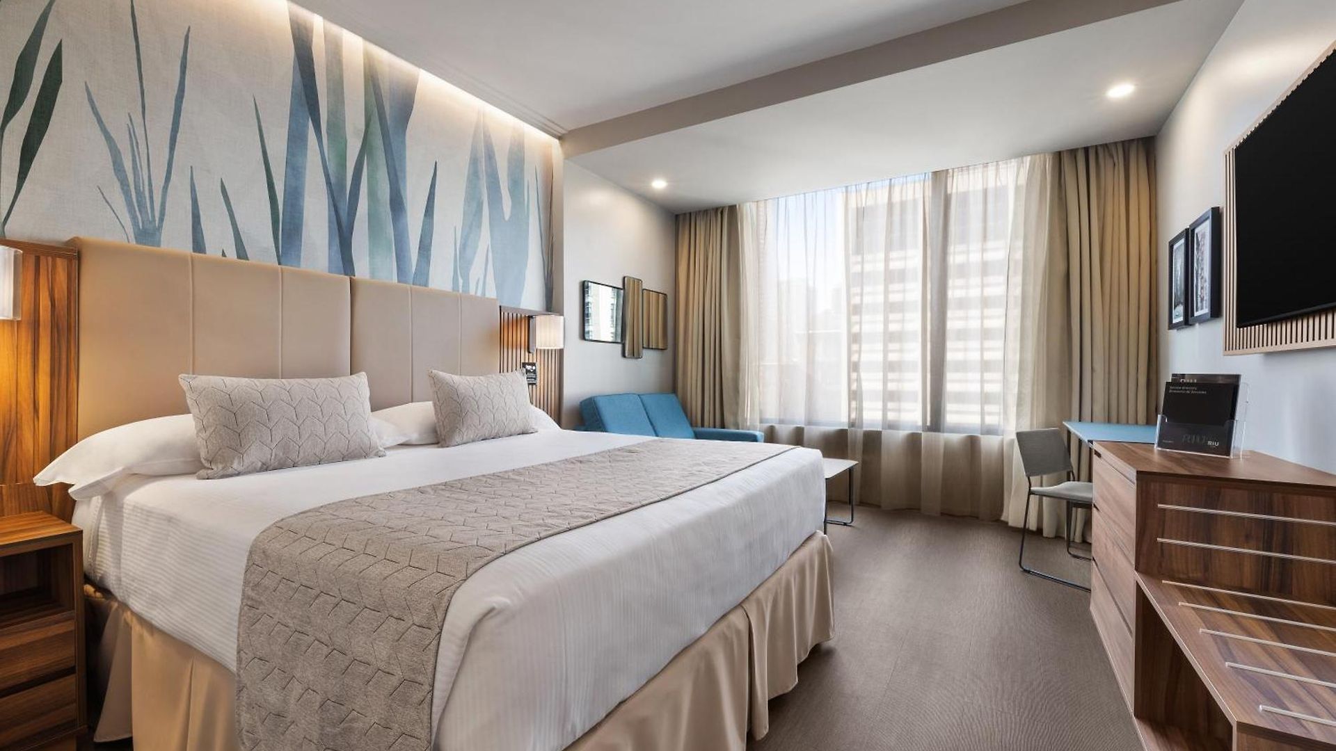 Riu Plaza 4*