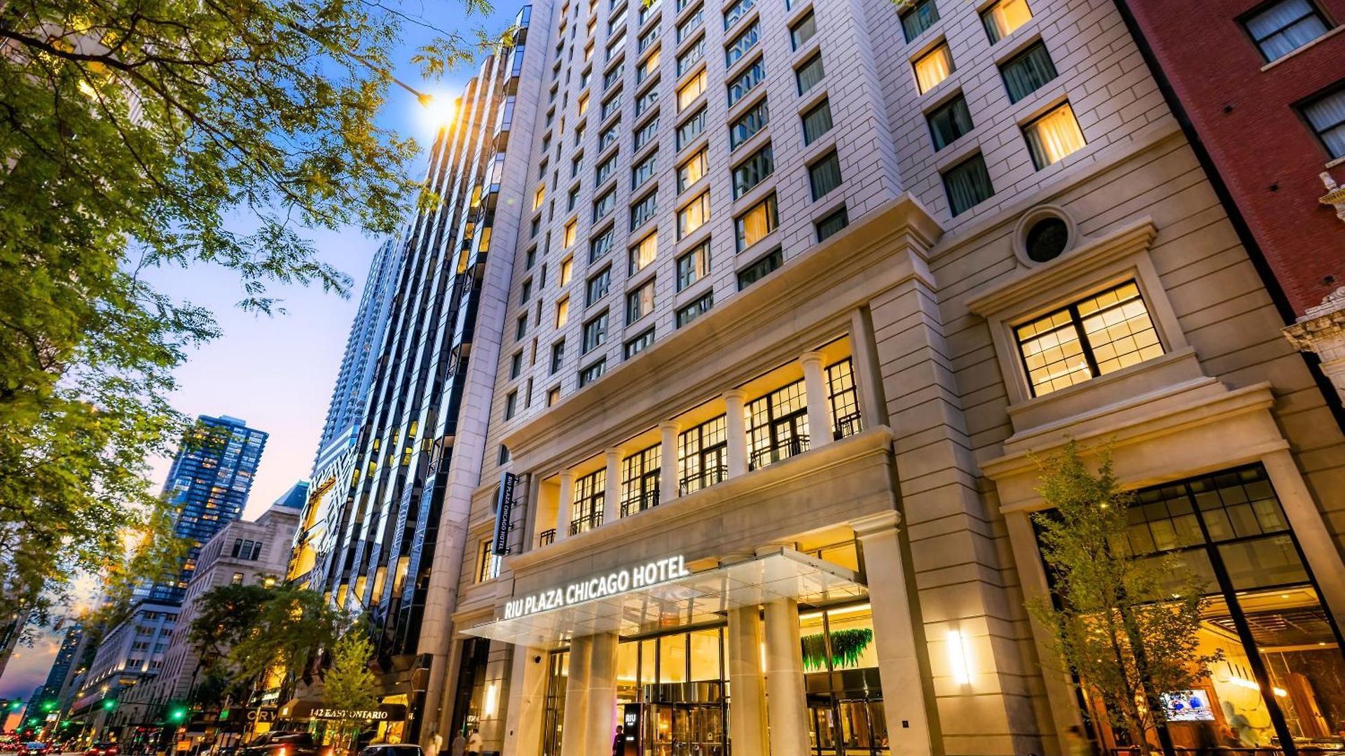 Riu Plaza Hotel