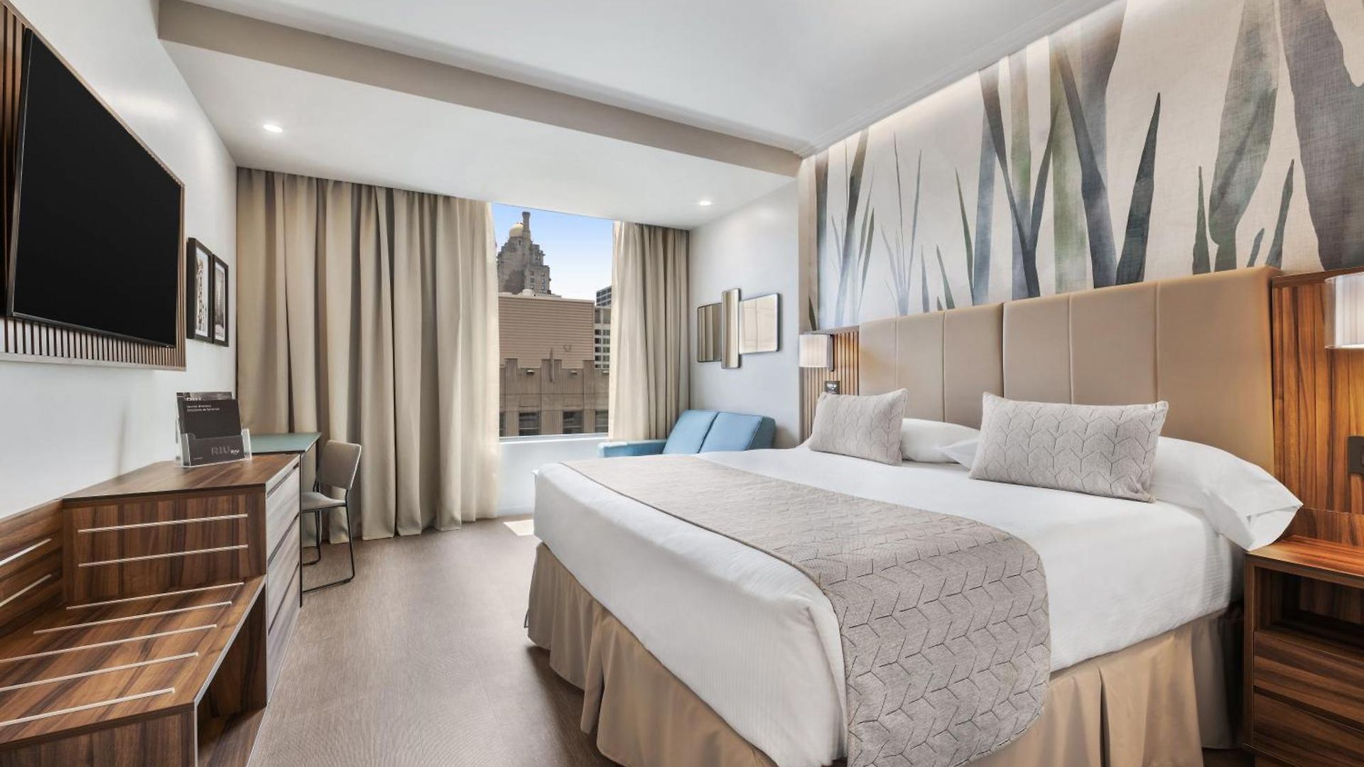 Riu Plaza Hotel 4*