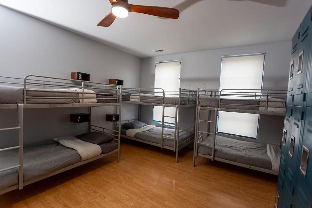 Hostel Parthenon Chicago