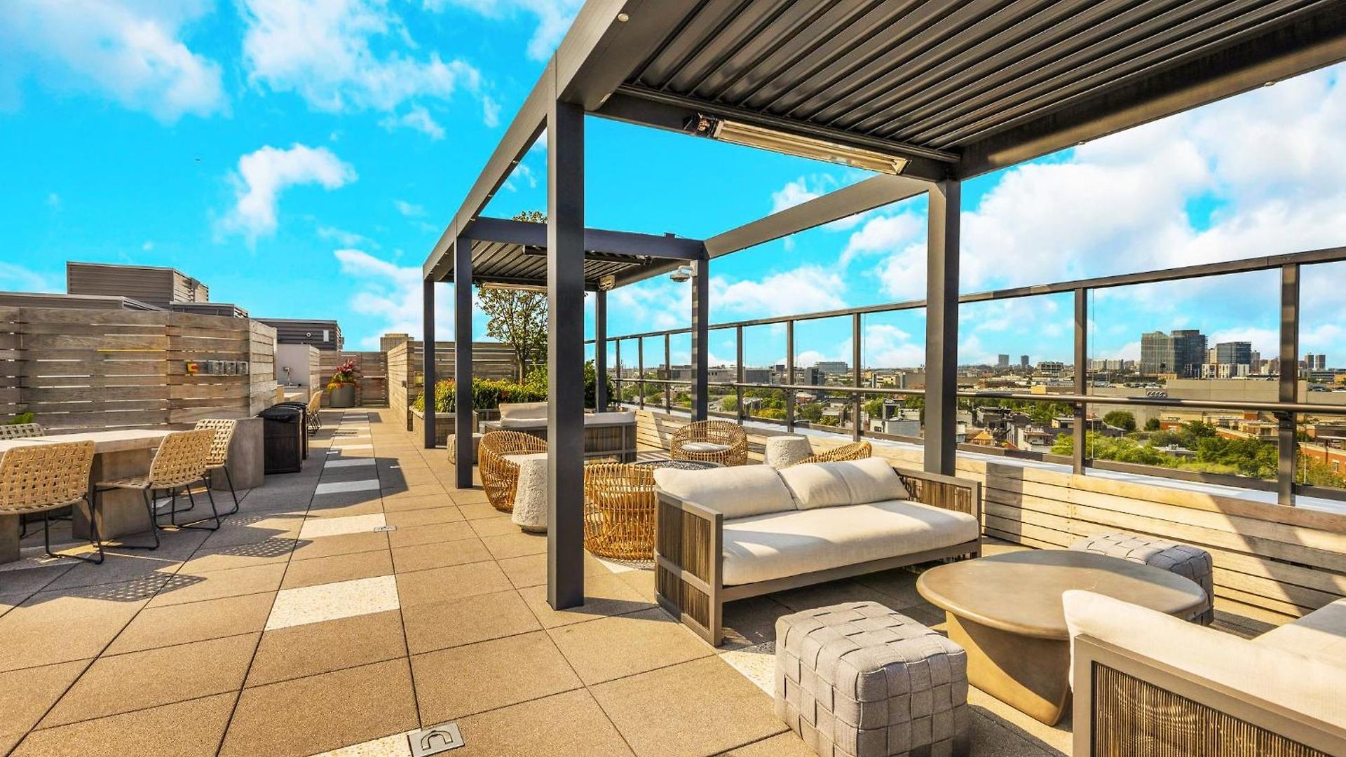 Luxurious 3bd Penthouse L Private Patio L Gym L Stunning Rooftop Apartment Chicago
