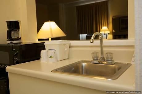 Travelodge By Wyndham Downtown Hotel 2*