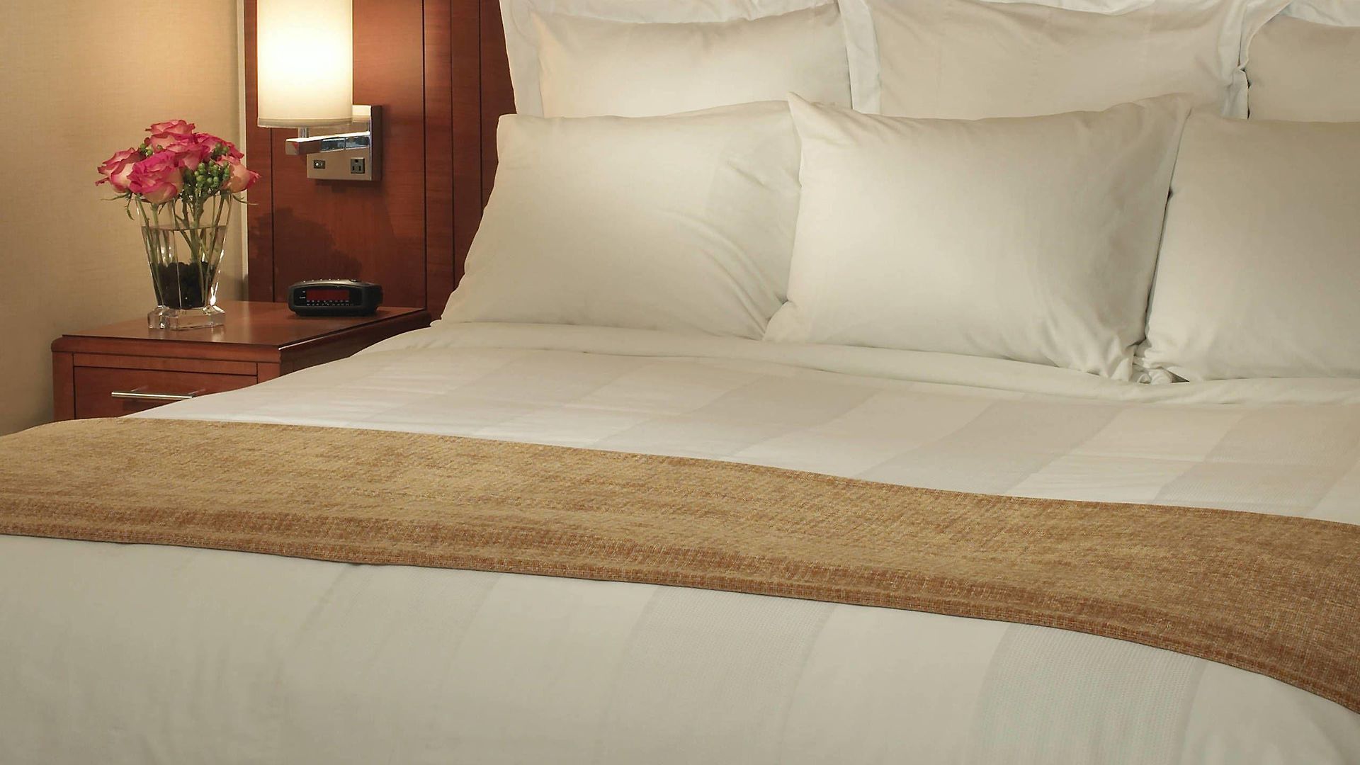Courtyard By Marriott Downtown/river North 3*