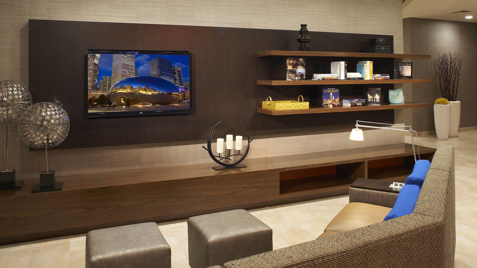 Courtyard By Marriott Downtown/river North 3*