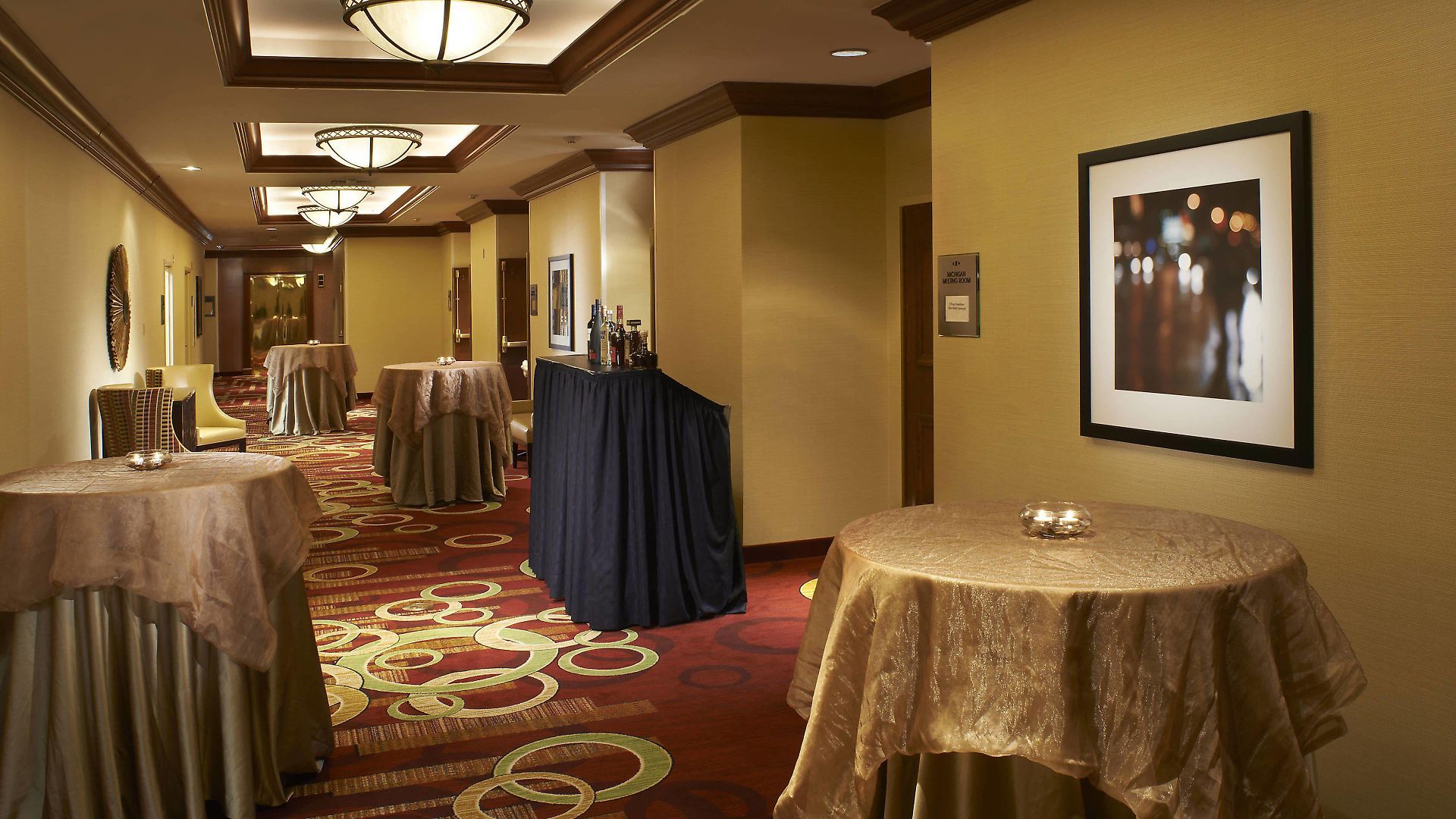 Courtyard By Marriott Downtown/river North Hotel Chicago