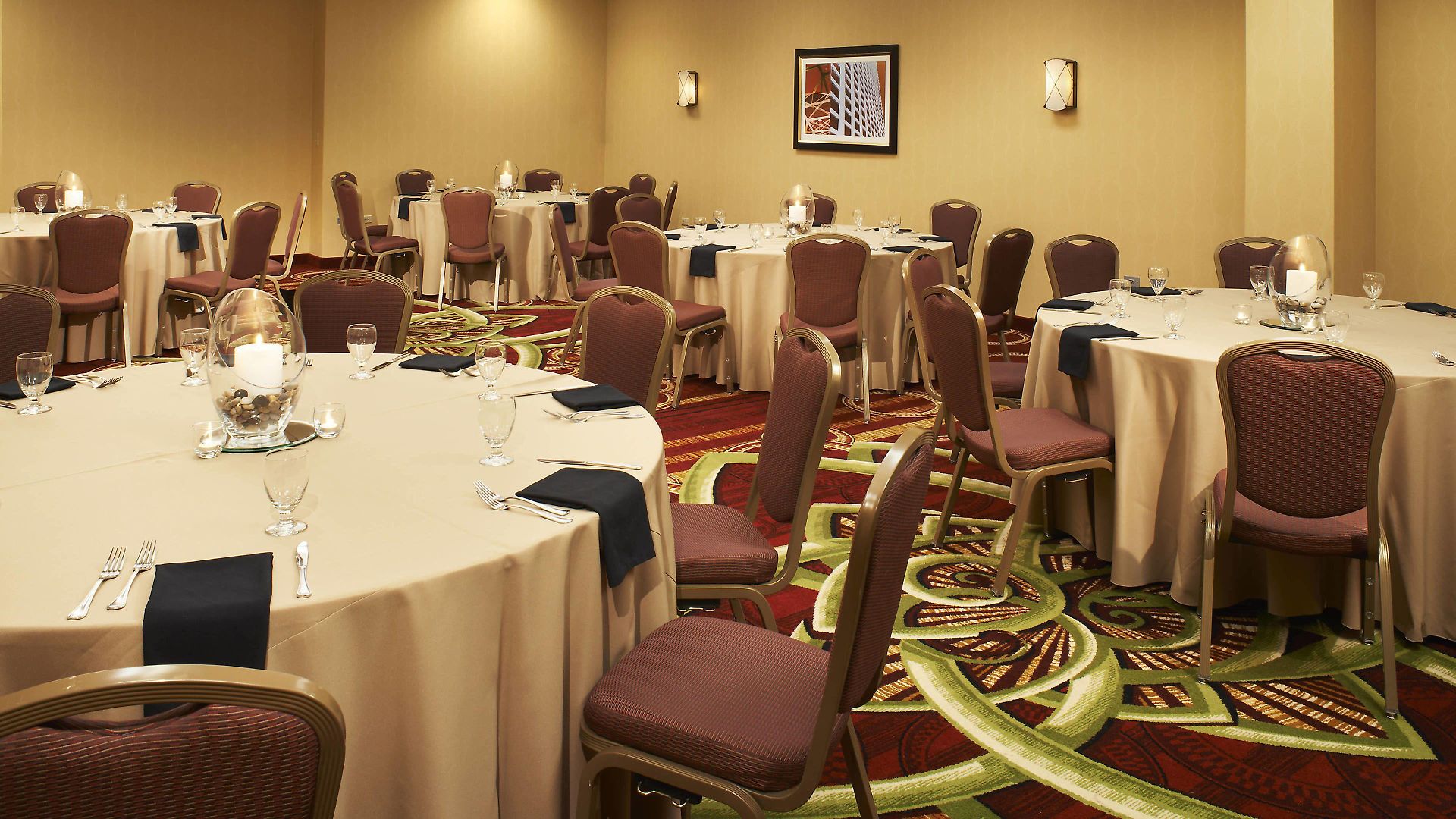 Courtyard By Marriott Downtown/river North 3*