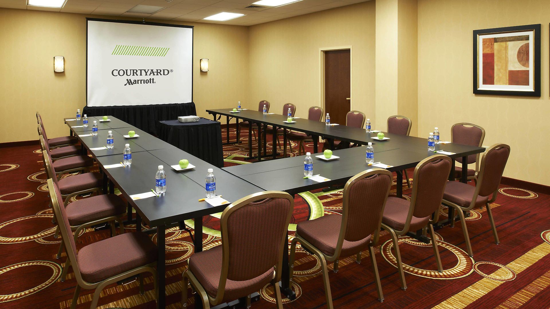 Hotel Courtyard By Marriott Downtown/river North 3*