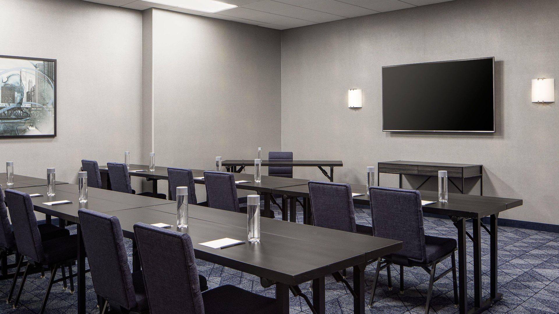 Courtyard By Marriott Downtown/river North