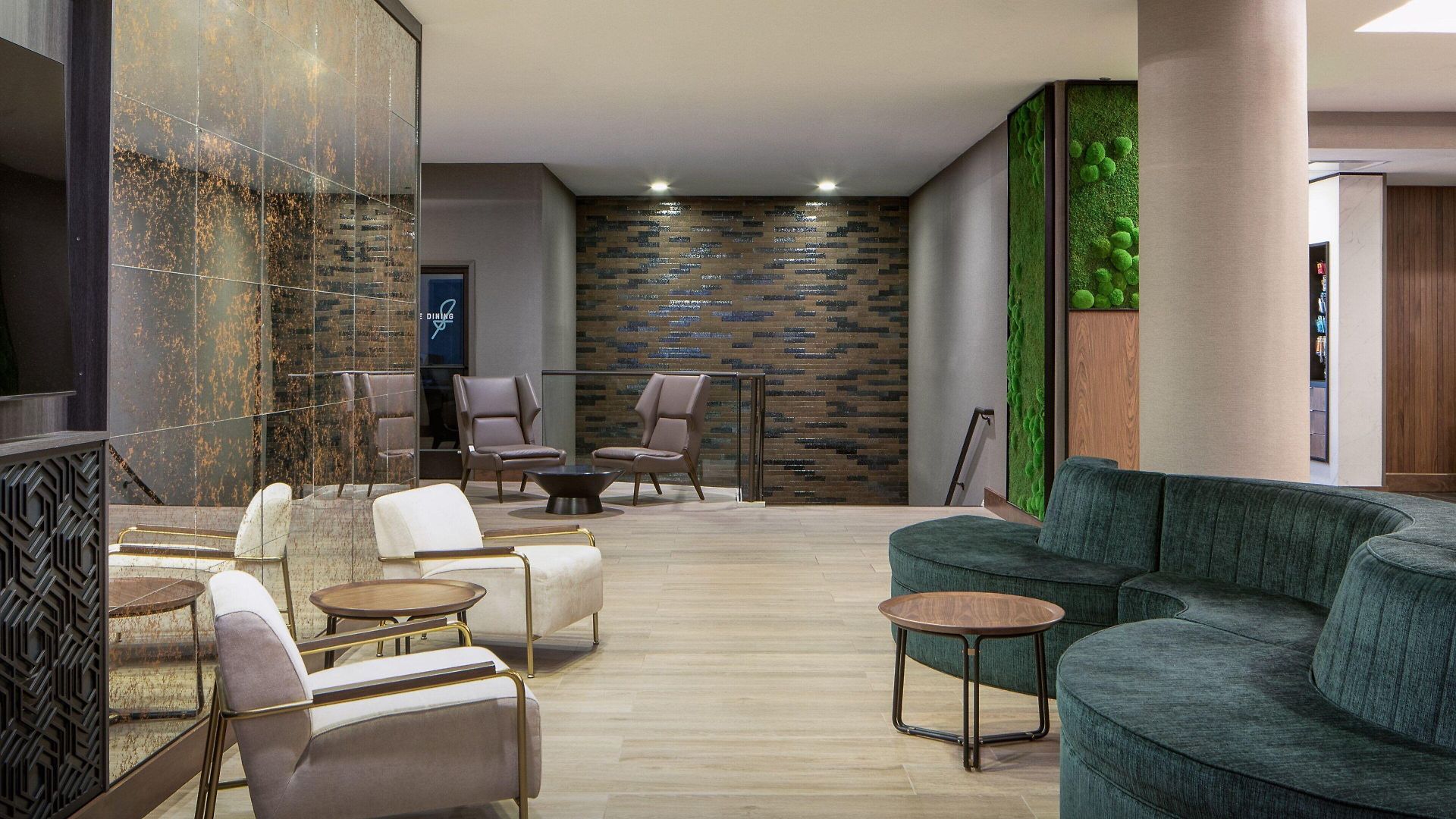 Courtyard By Marriott Downtown/river North