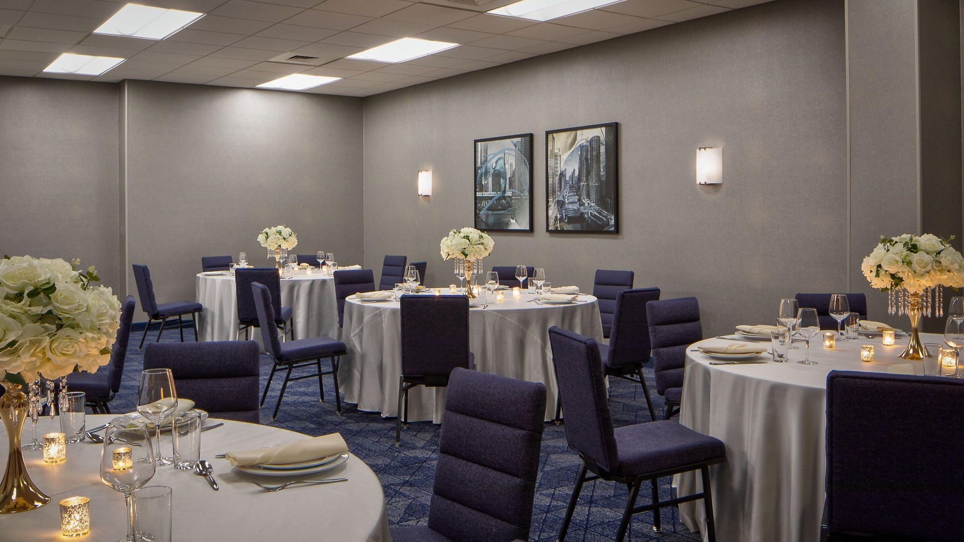 Courtyard By Marriott Downtown/river North 3*