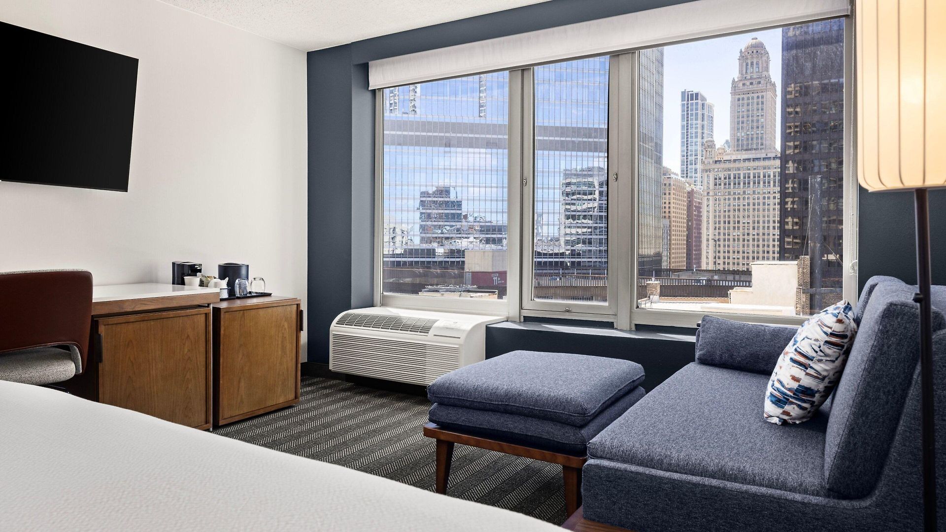 Courtyard By Marriott Downtown/river North Hotel Chicago