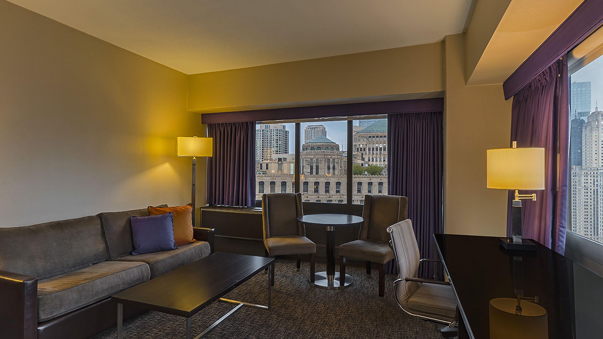 Hotel Mart Plaza River North, An Ihg 4*