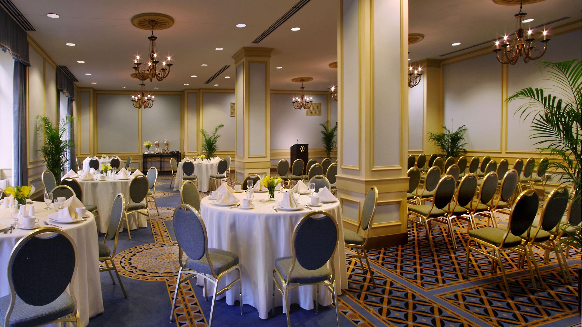Hotel The Palmer House Hilton 4*
