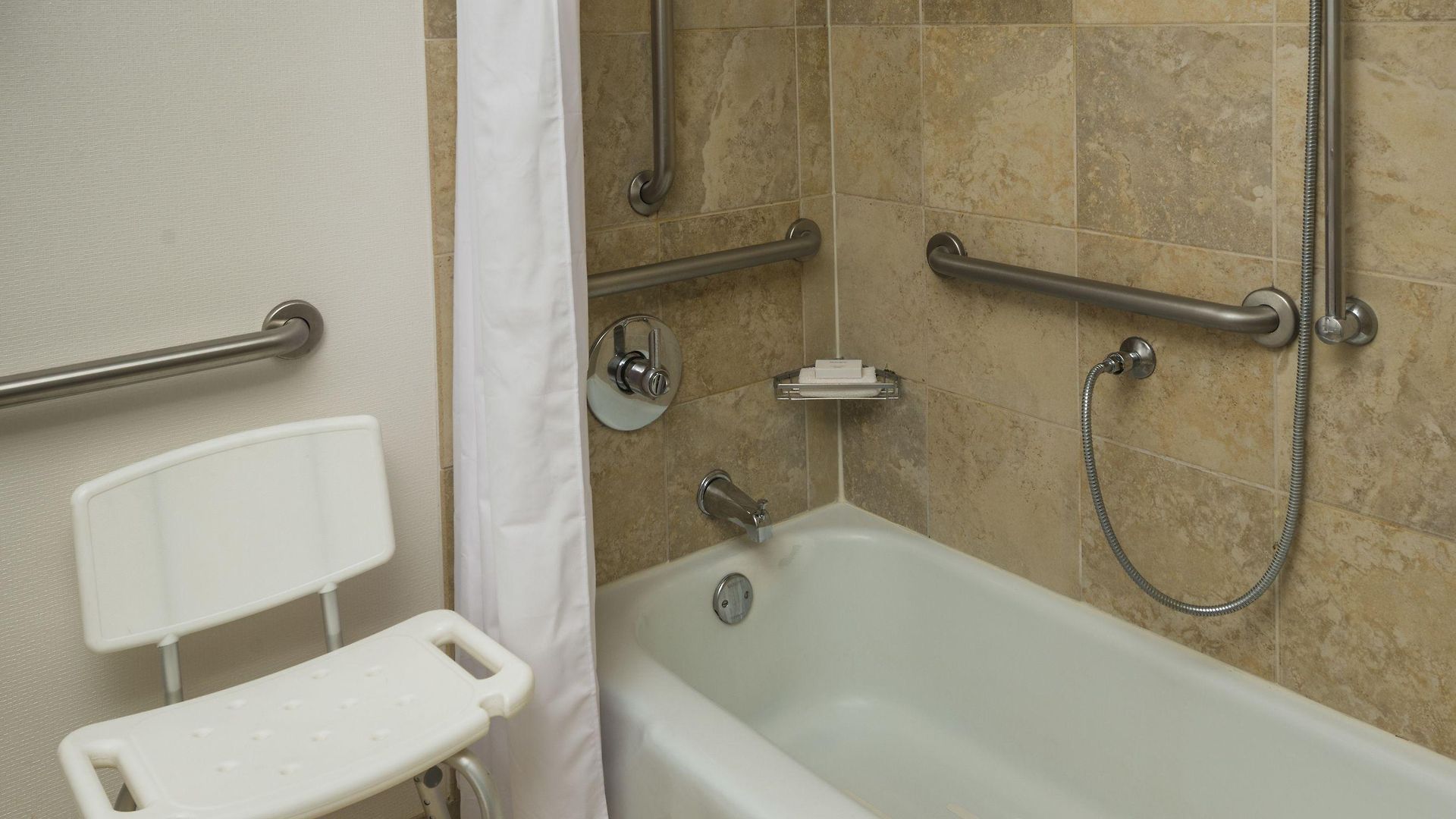 Hotel Hampton Downtown/magnificent Mile 3*