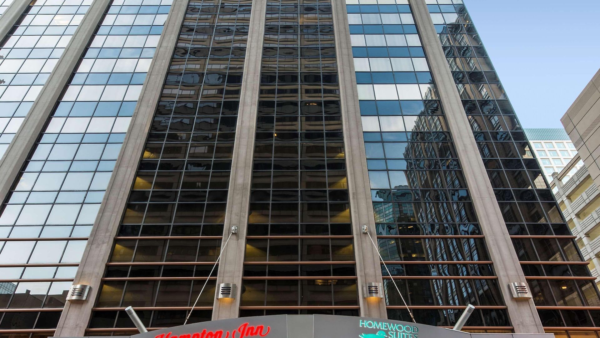 Hampton Downtown/magnificent Mile Hotel 3*