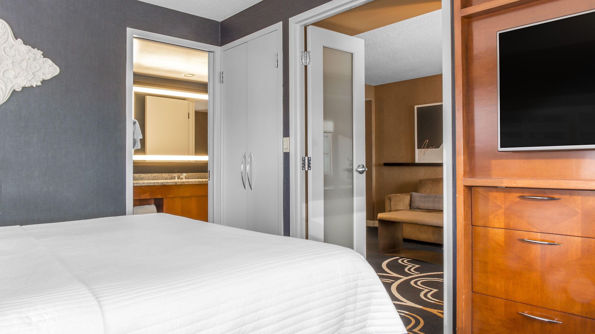 Omni Hotel 4*