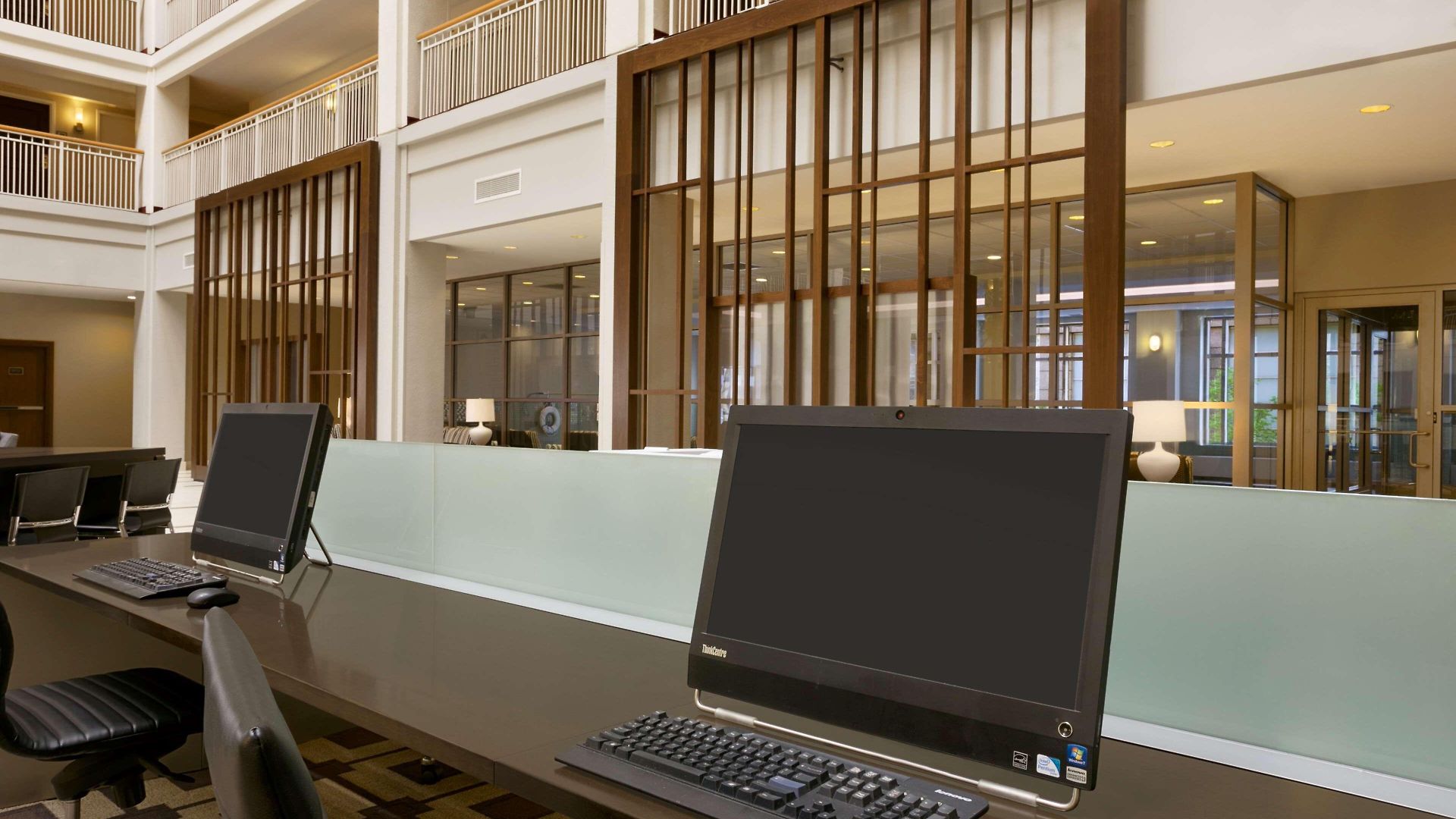 Hotel Embassy - Downtown River North 3*