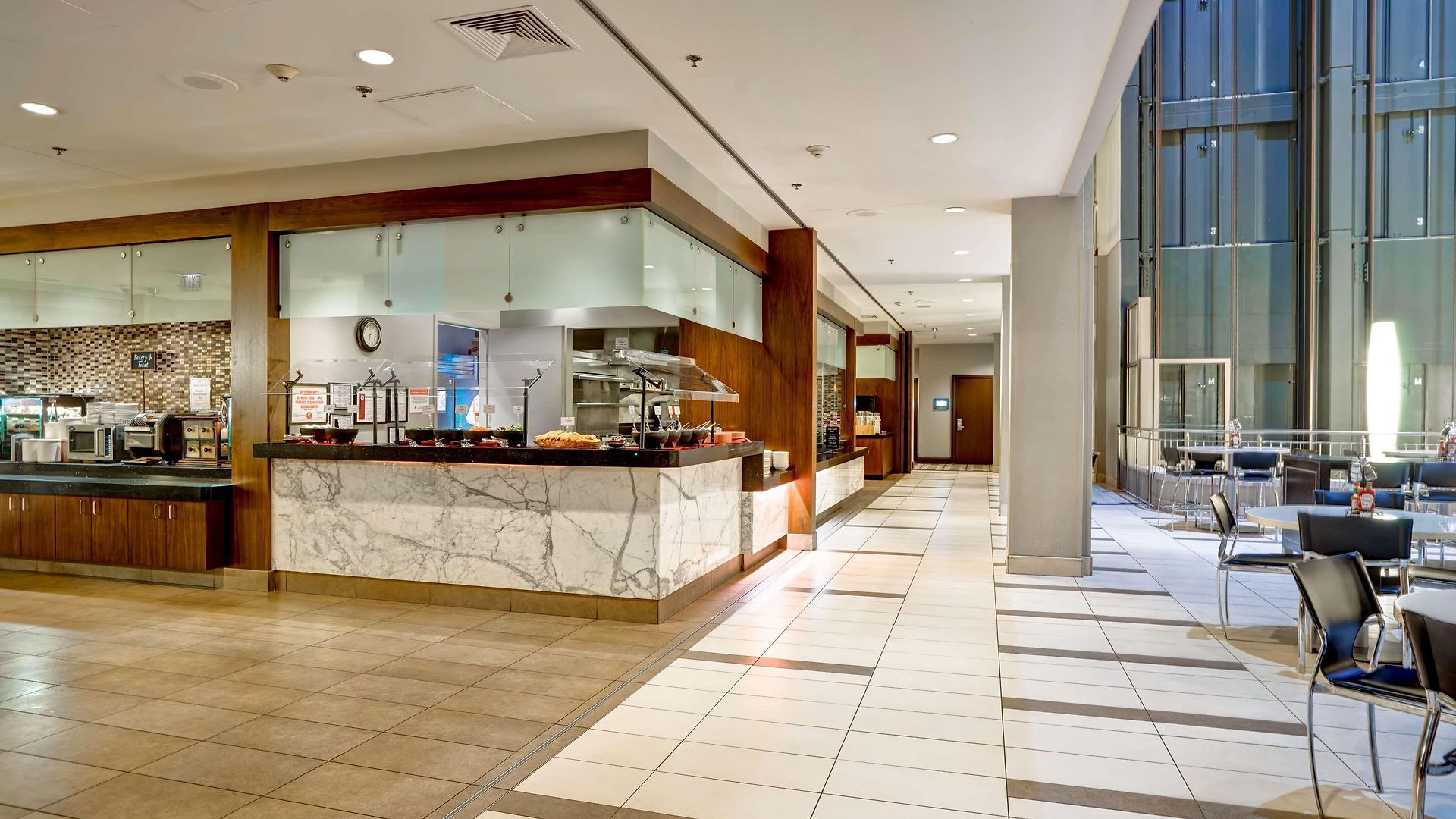 Hotel Embassy - Downtown River North 3*