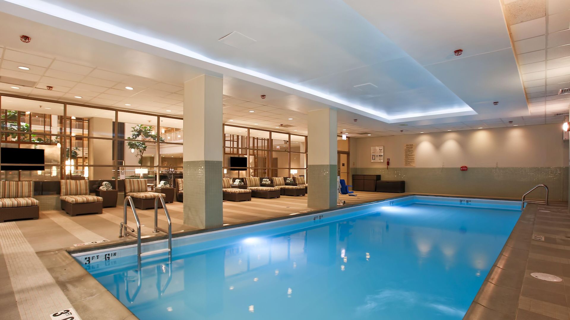 Hotel Embassy - Downtown River North