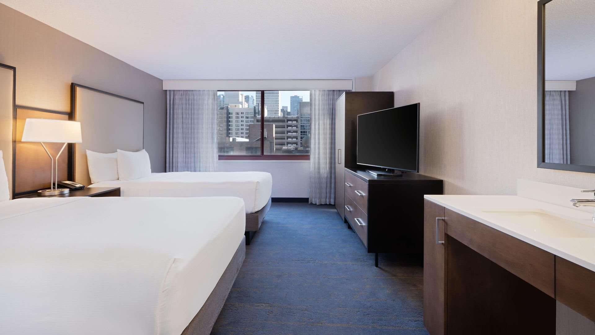Hotel Embassy - Downtown River North