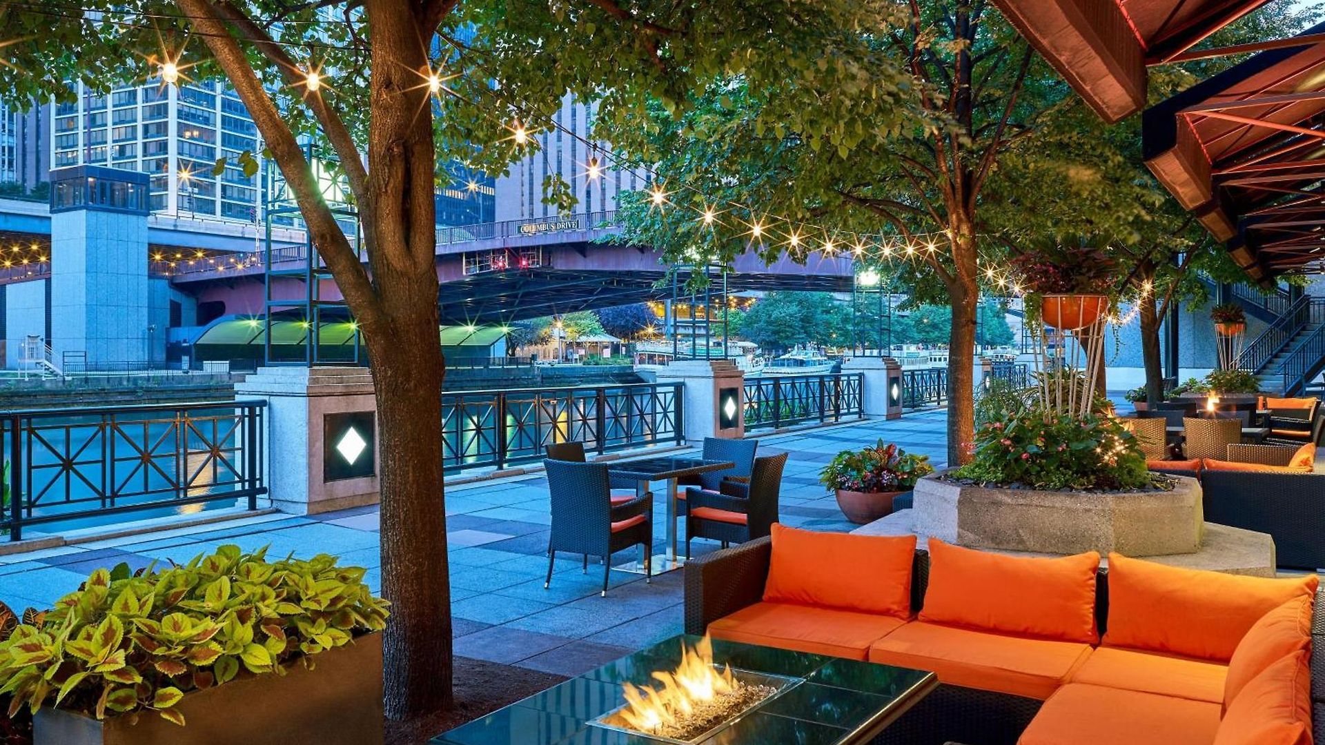 Hotel Sheraton Grand Riverwalk 4*