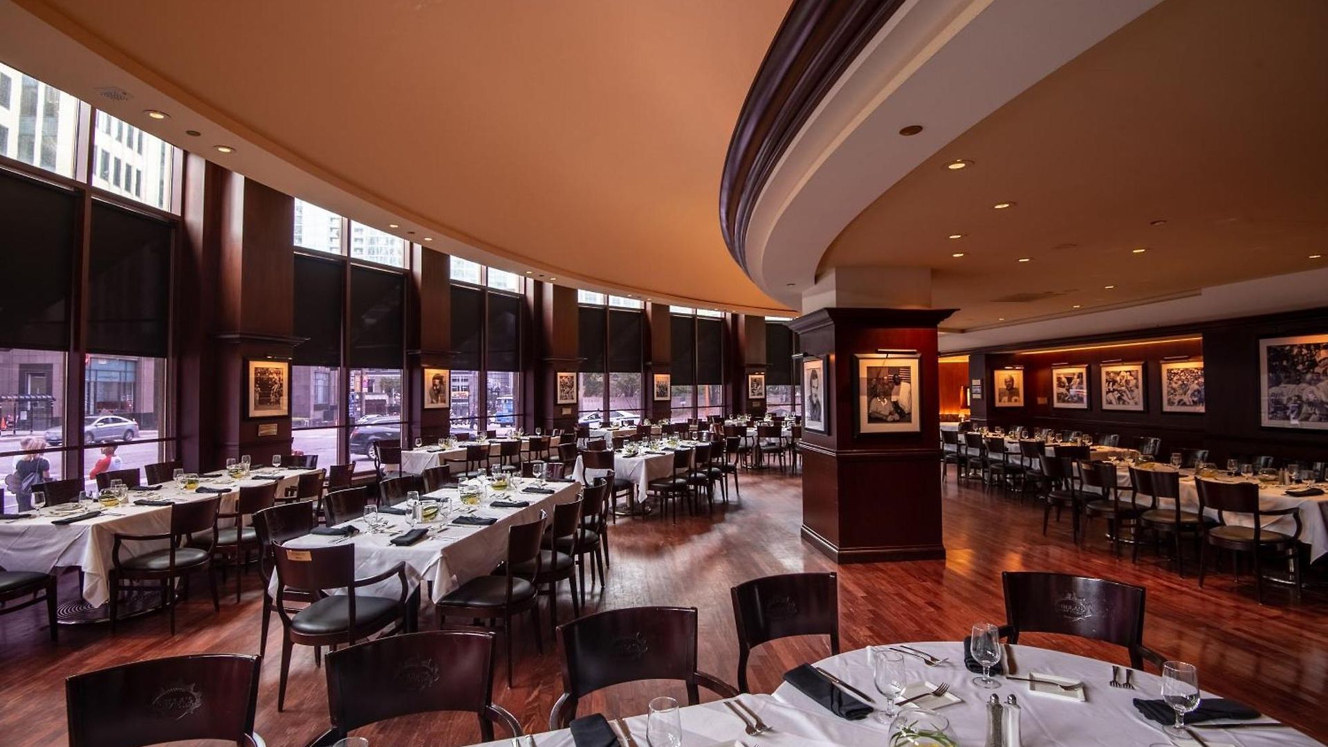 Sheraton Grand Riverwalk Hotel 4*