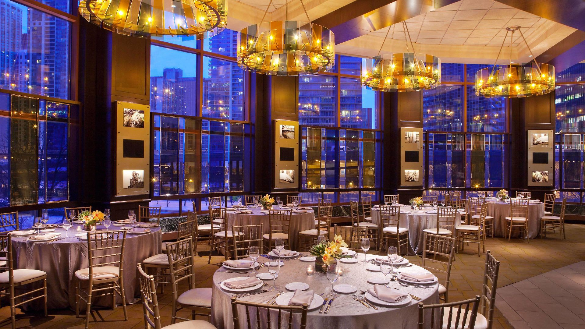 Hotel Sheraton Grand Riverwalk 4*