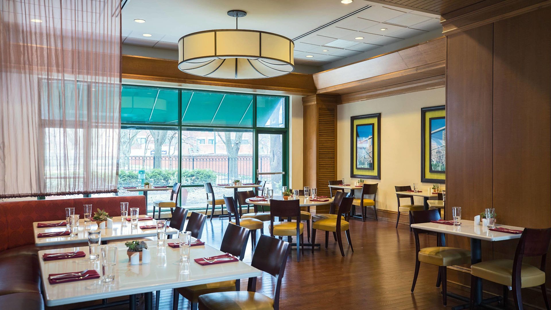 Courtyard By Marriott At Medical District-uic 3*