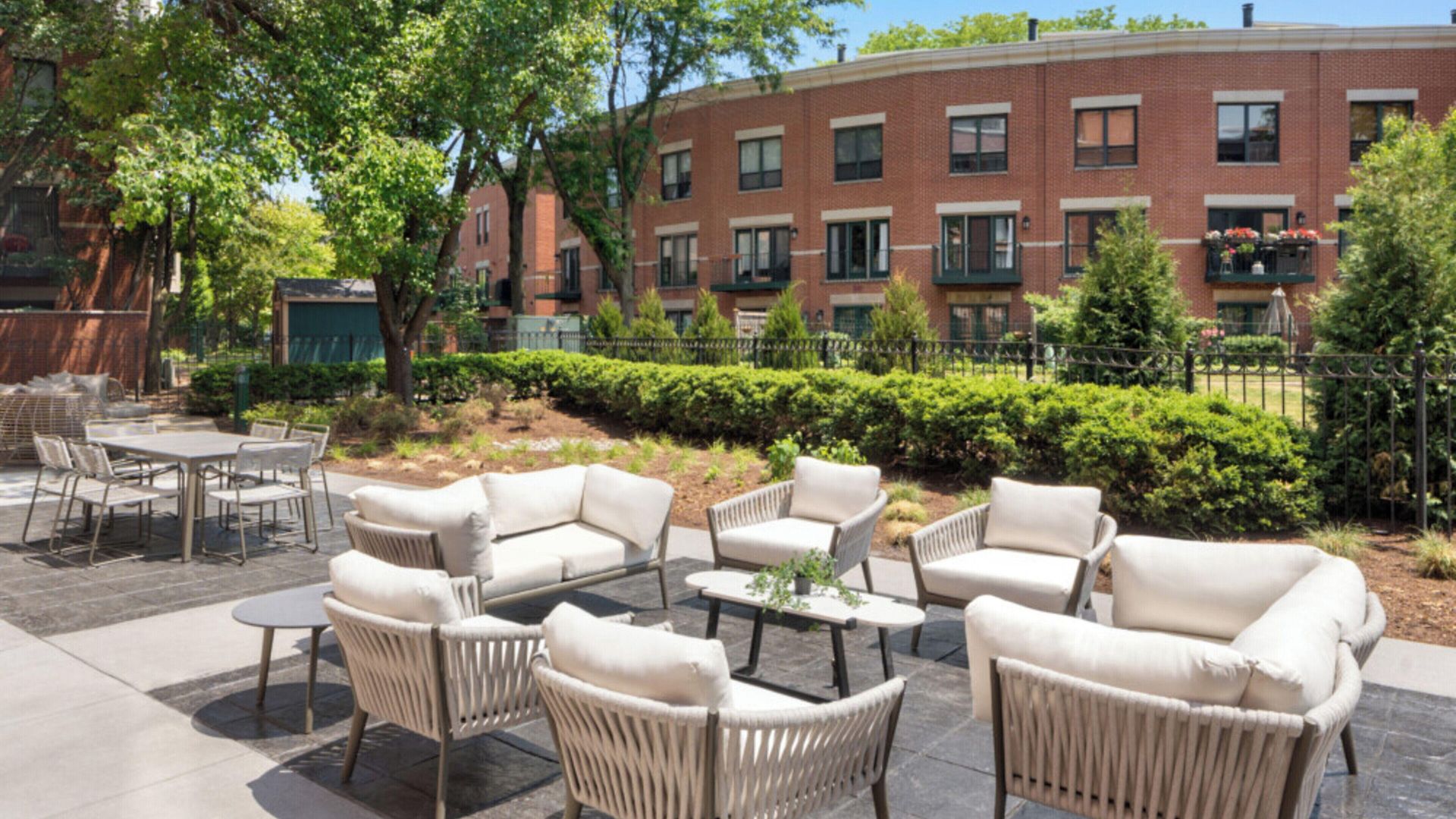 Courtyard By Marriott At Medical District-uic 3*