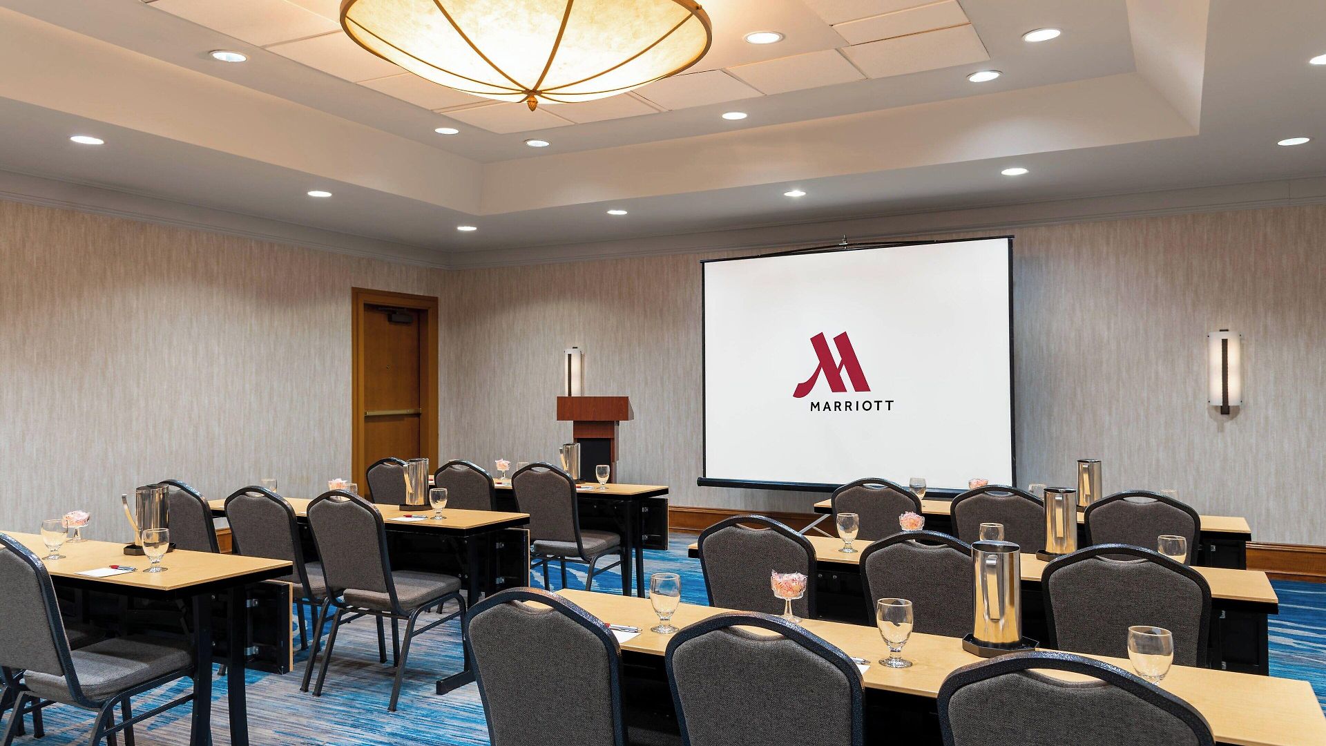 Courtyard By Marriott At Medical District-uic Hotel 3*
