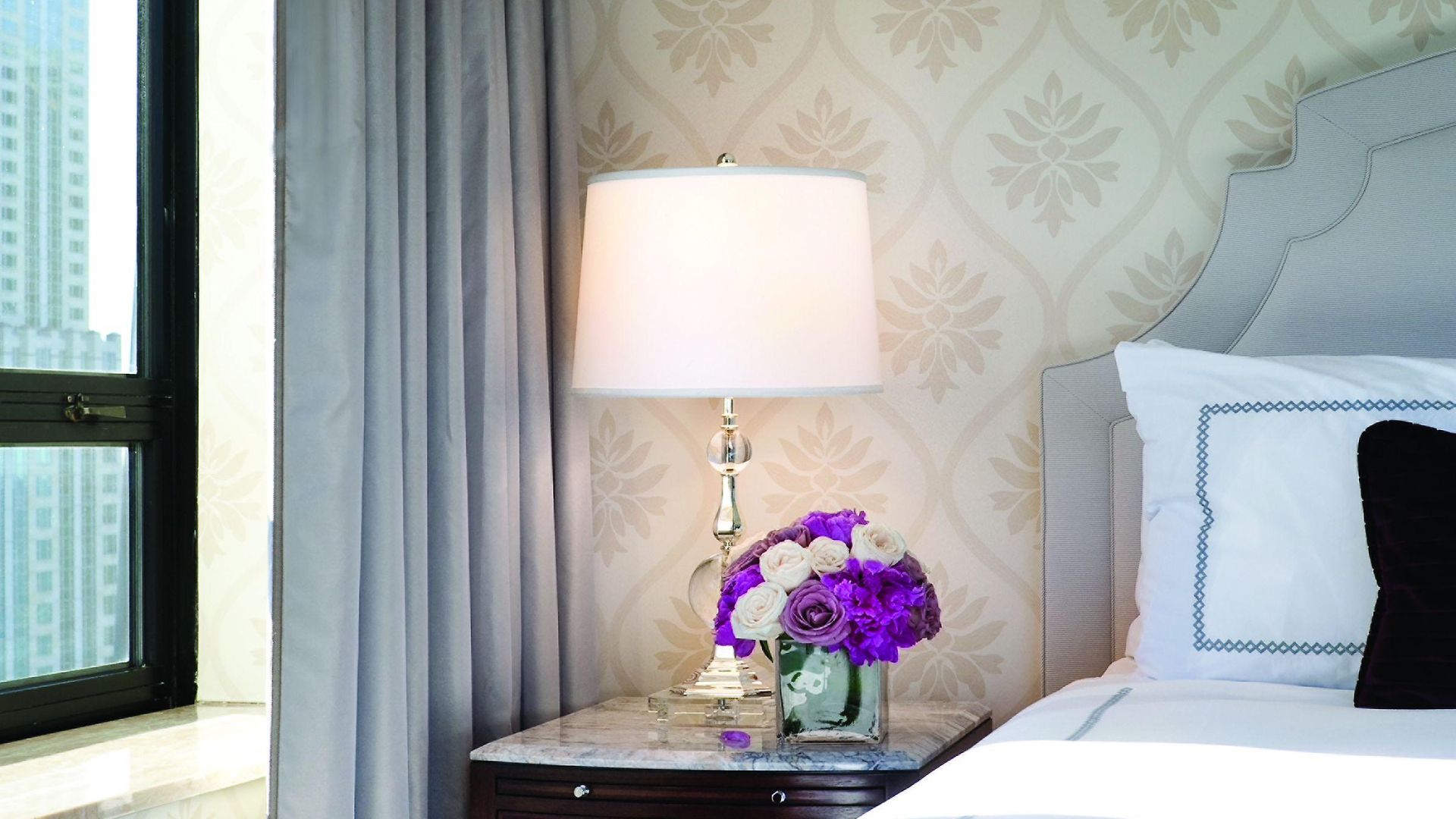 The Ritz-carlton,