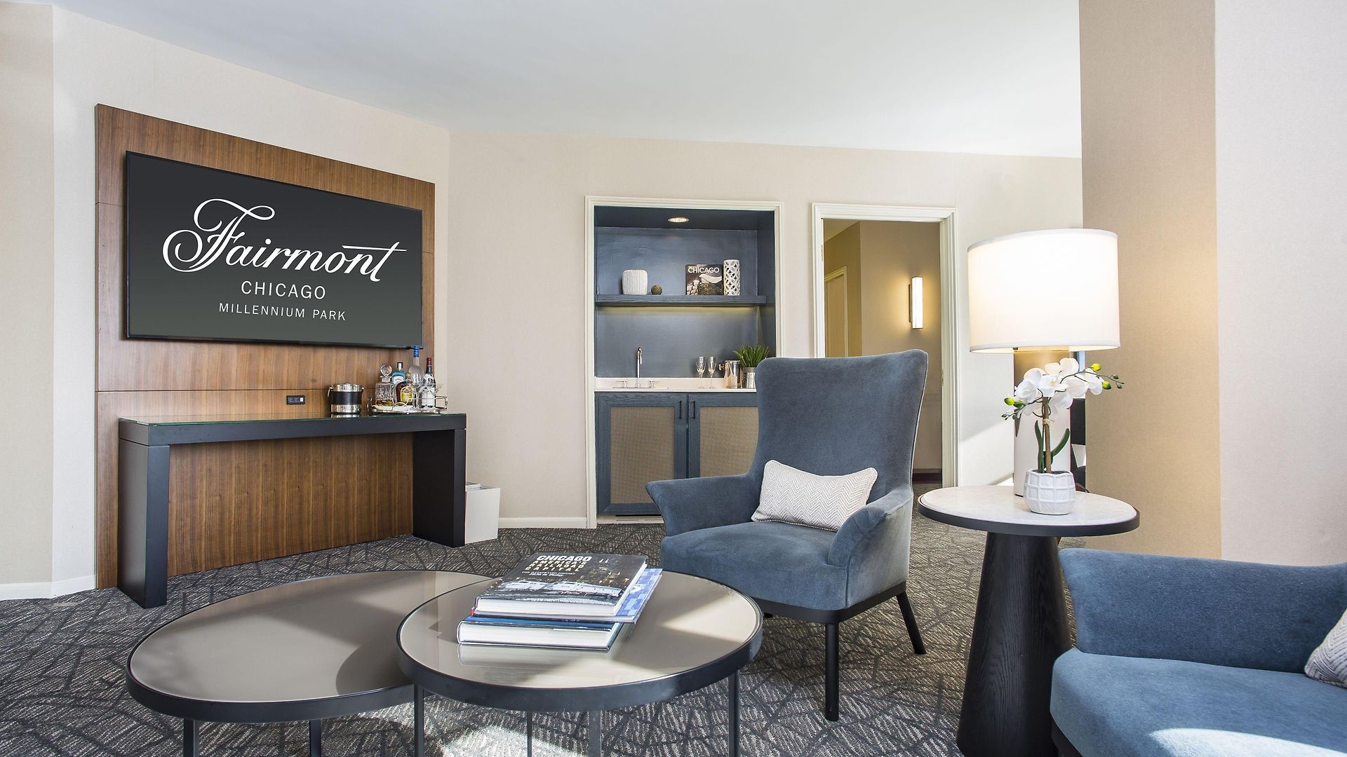 Fairmont Millennium Park 4*