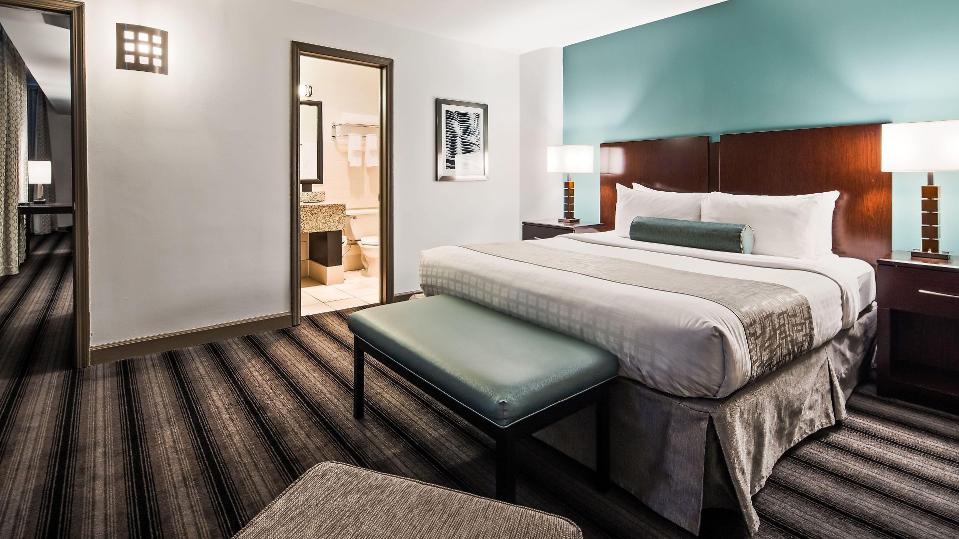 Western Downtown-river North Hotel 3*
