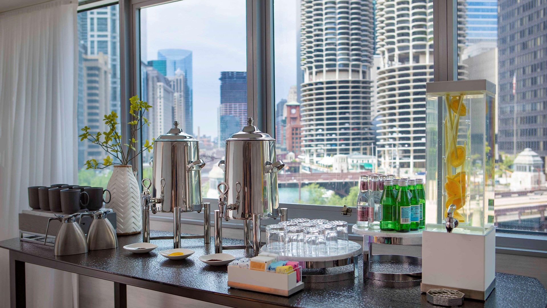 The Royal Sonesta Downtown 4*