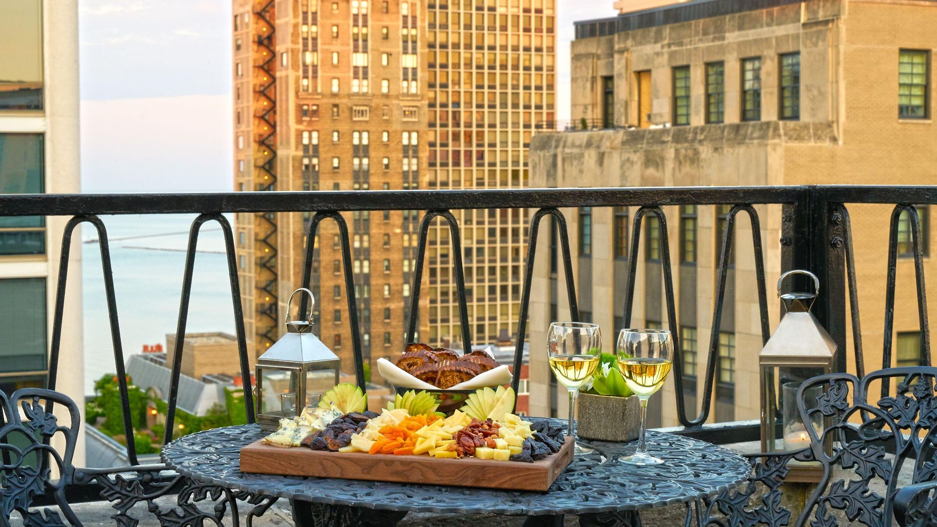 Hotel Ambassador Chicago, Part Of Jdv By Hyatt 4*