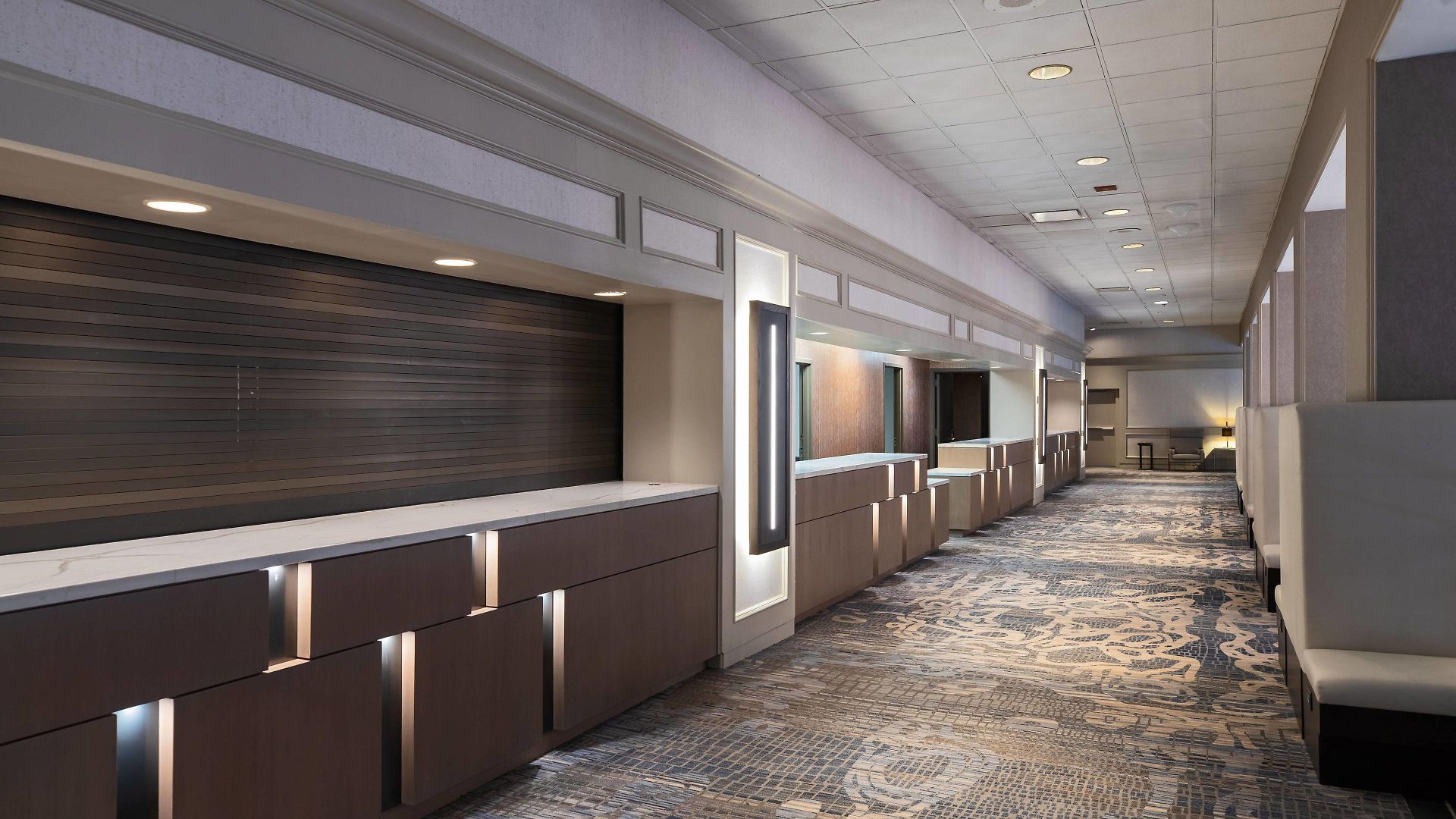 Marriott Downtown Magnificent Mile Hotel 4*