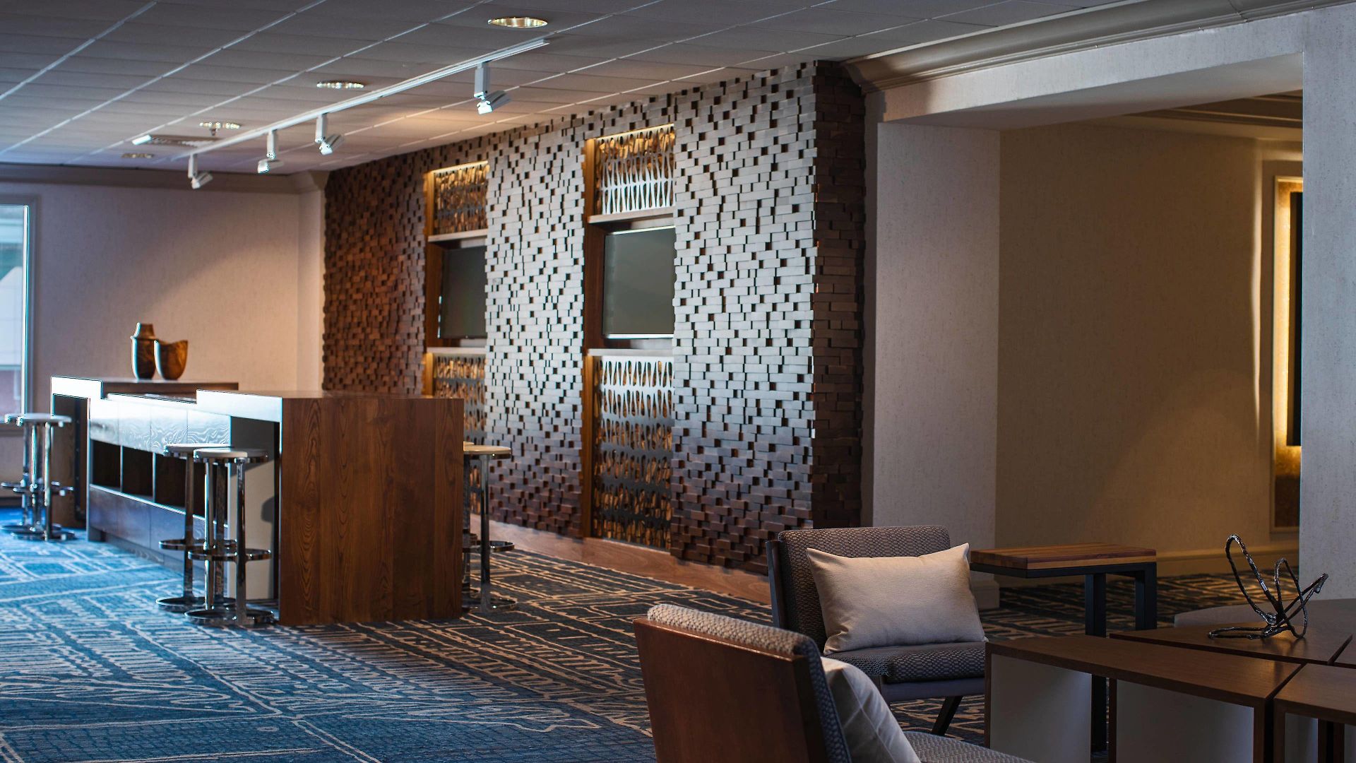Marriott Downtown Magnificent Mile 4*
