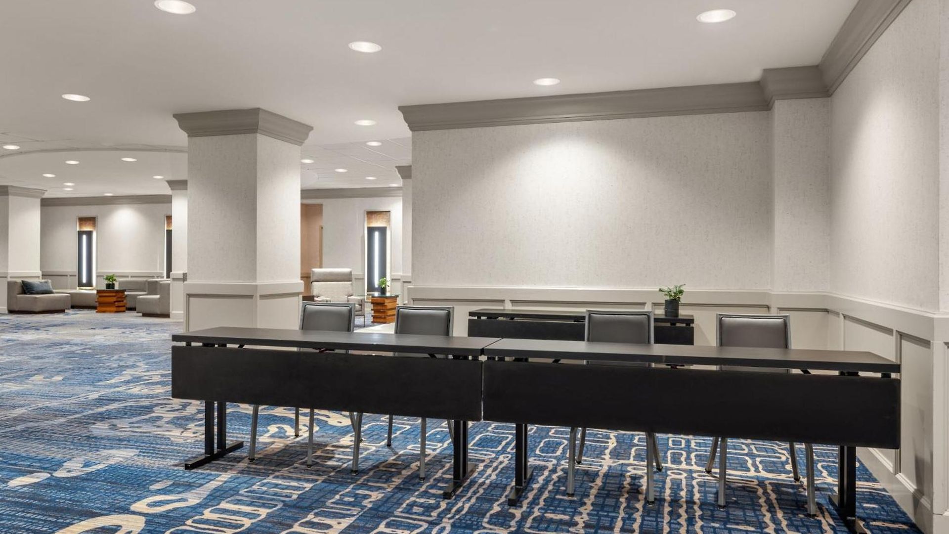 Marriott Downtown Magnificent Mile Hotel