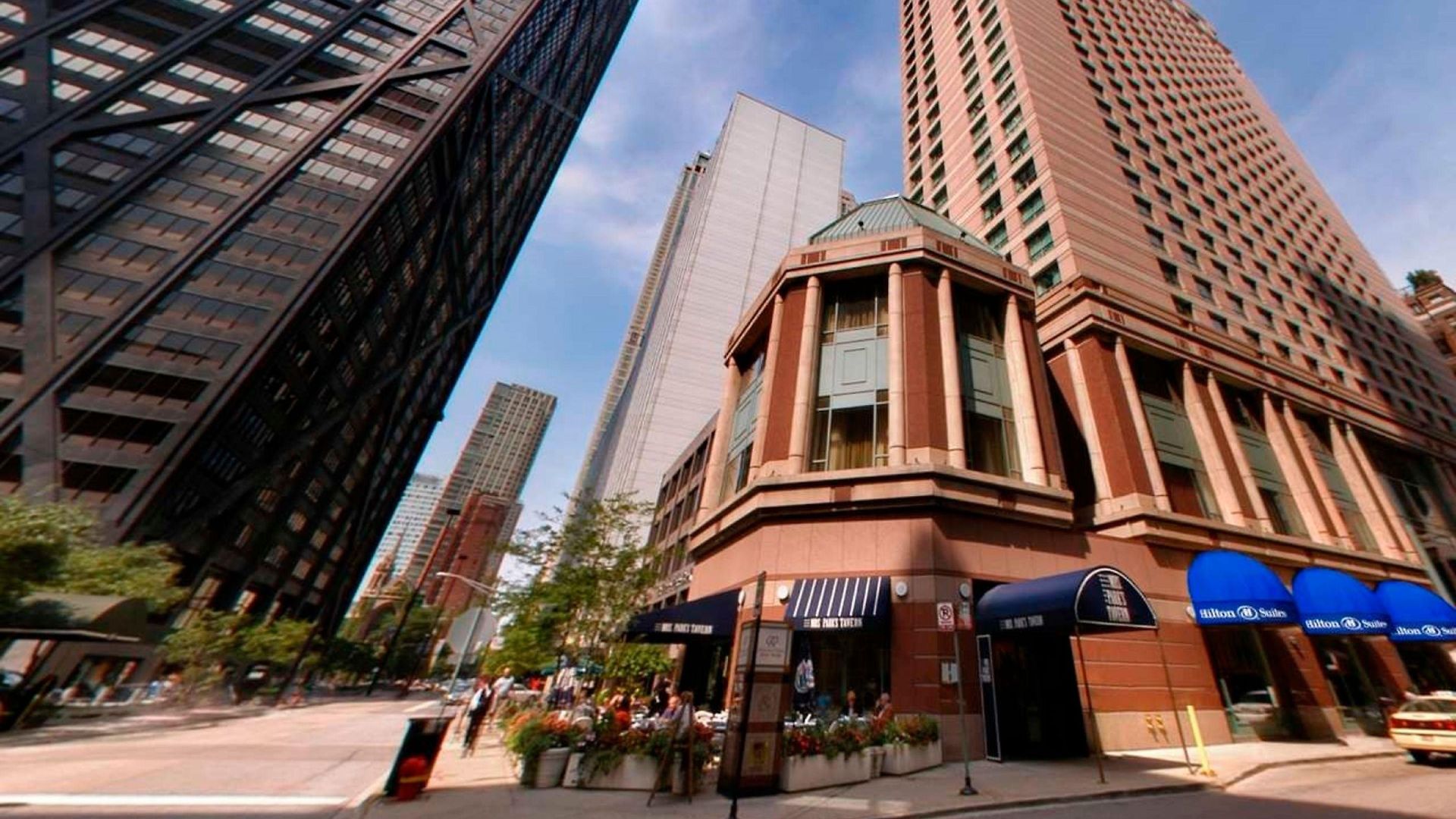 Hilton Magnificent Mile 3*