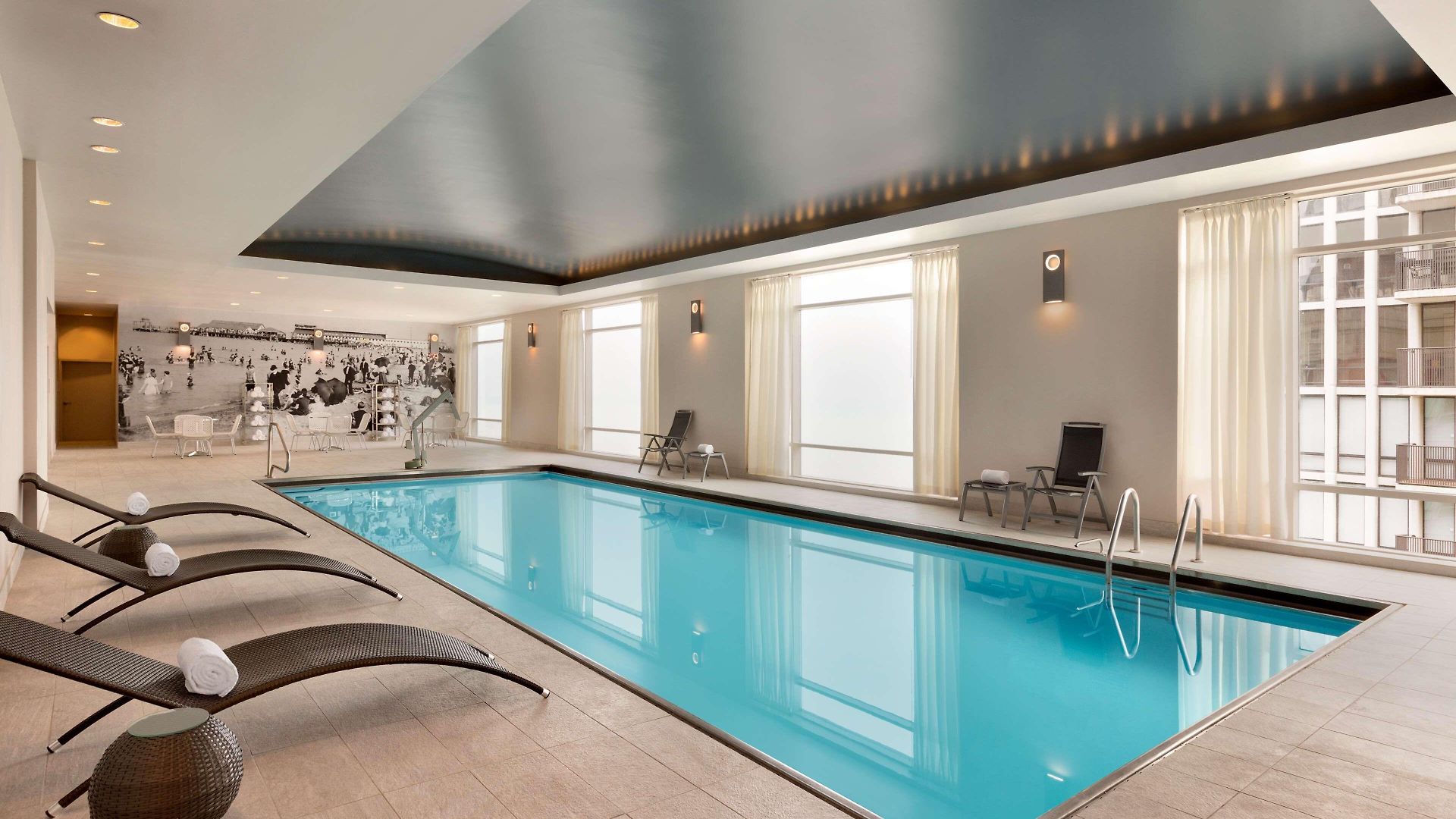Hilton Magnificent Mile 3*