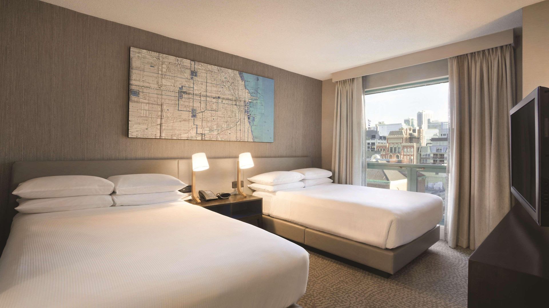 Hilton Magnificent Mile 3*