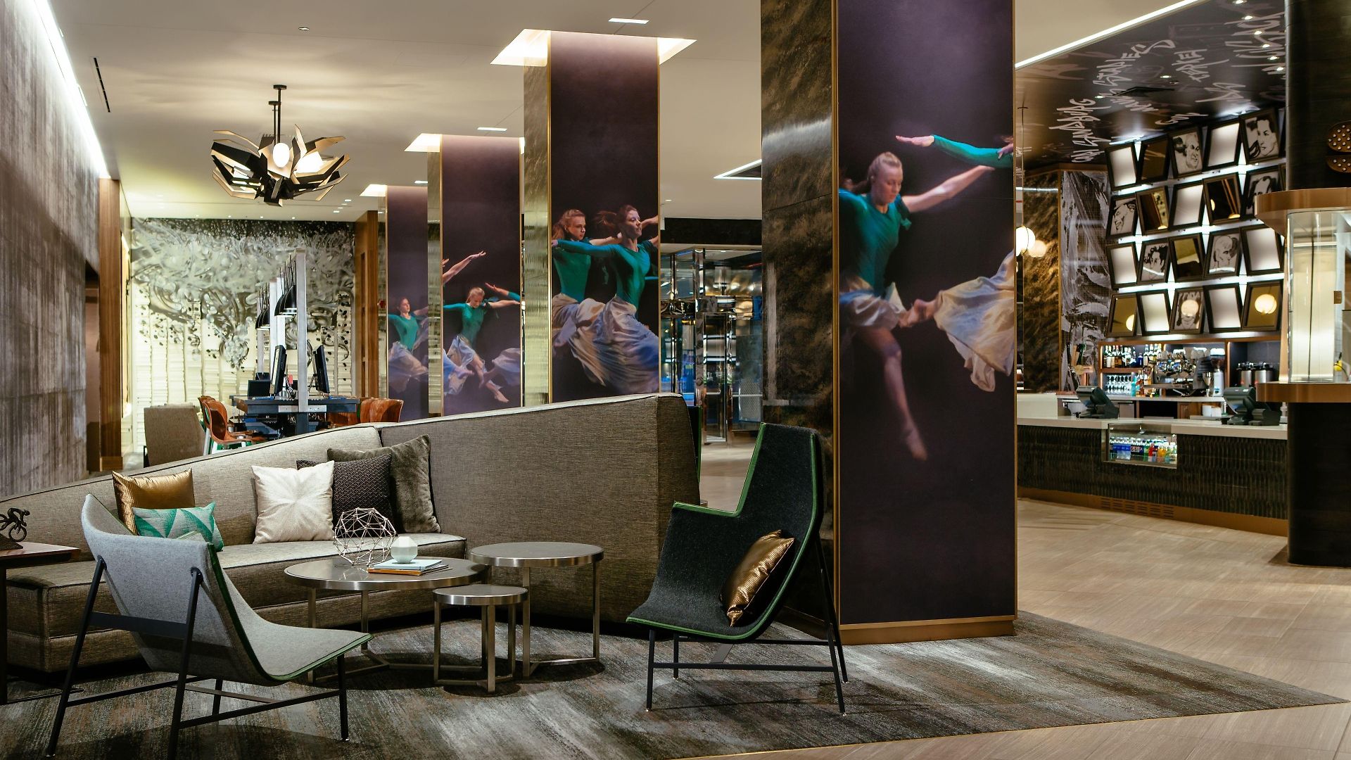 Renaissance Downtown 4*