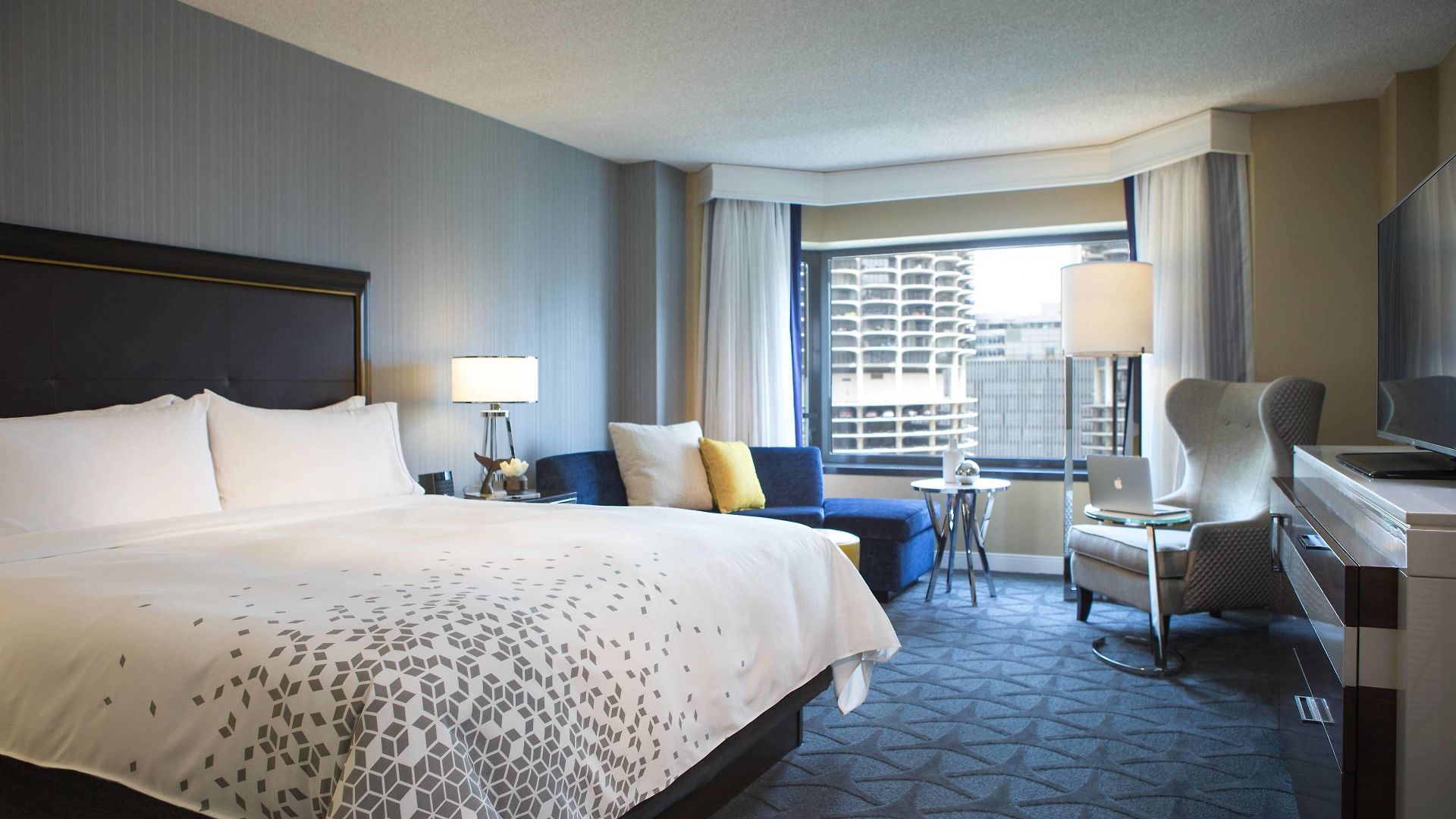 Renaissance Downtown Hotel 4*