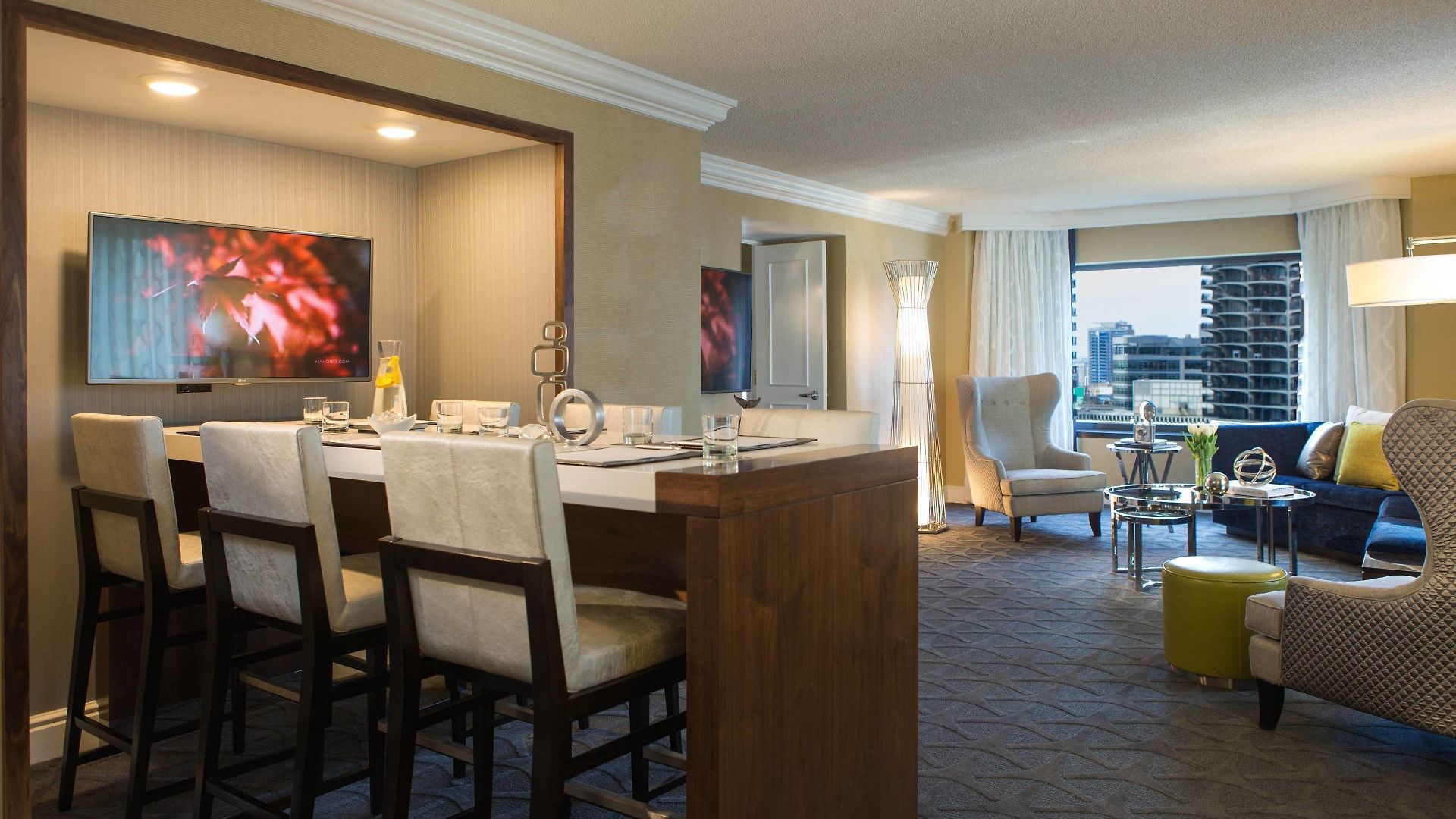 Renaissance Downtown Hotel 4*