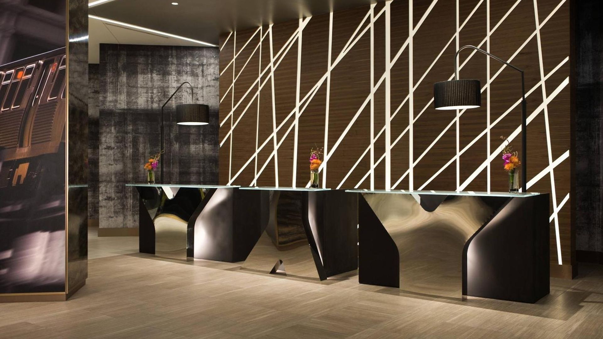 Renaissance Downtown 4*