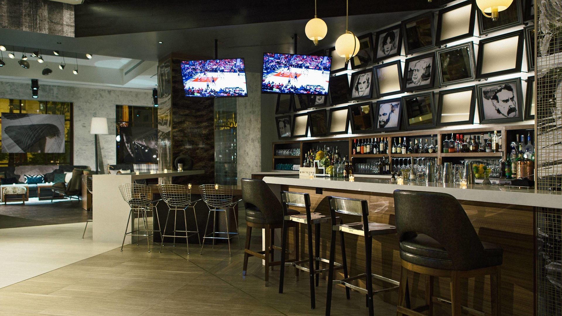Renaissance Downtown 4*